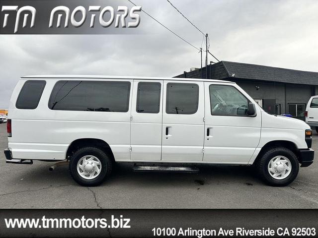 Photo of 2009 Oxford White Ford E350 Super Duty