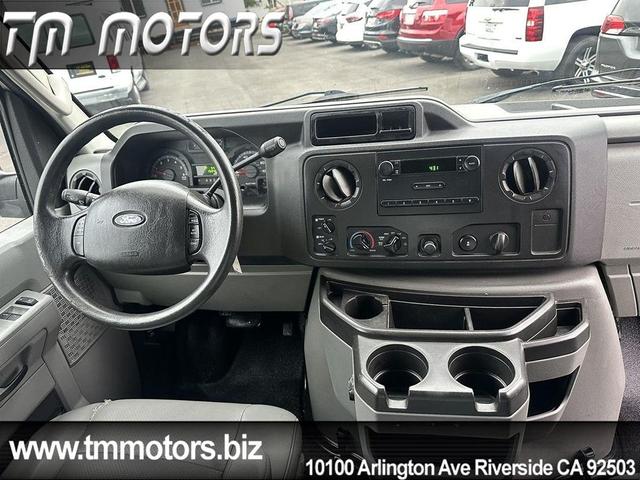 Photo of 2009 Oxford White Ford E350 Super Duty