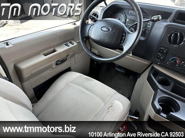 Photo of 2011 Oxford White Ford E350 Super Duty
