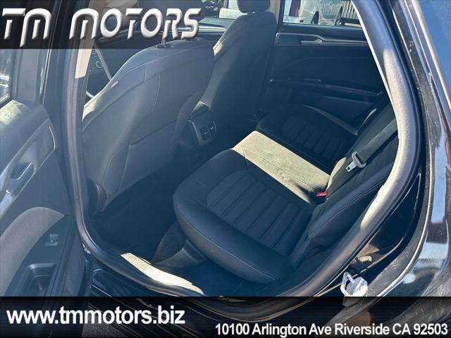 Photo of 2018 Shadow Black Ford Fusion Hybrid