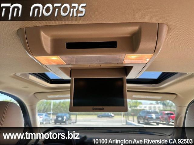 Photo of 2011 Black Chevrolet Suburban