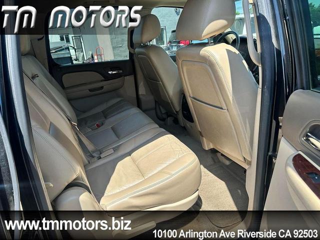 Photo of 2011 Black Chevrolet Suburban