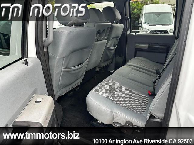 Photo of 2015 Oxford White Ford F-250