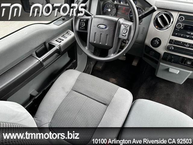 Photo of 2015 Oxford White Ford F-250