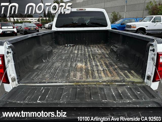 Photo of 2015 Oxford White Ford F-250