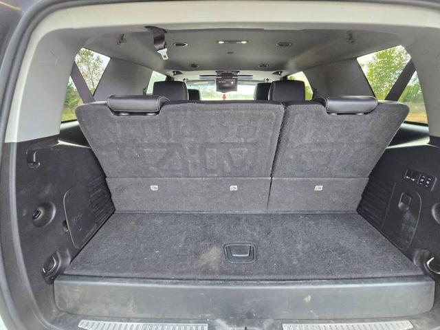 Photo of 2016 White Frost Tricoat GMC Yukon