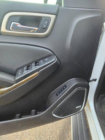 Photo of 2016 White Frost Tricoat GMC Yukon