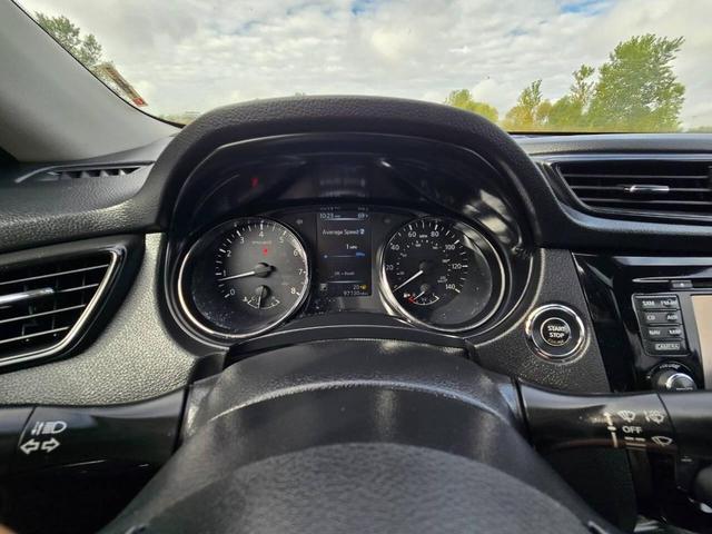 Photo of 2017 Gun Metallic Nissan Rogue