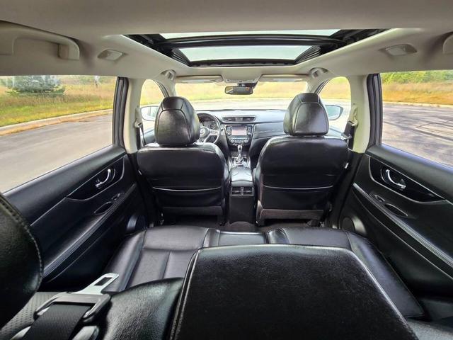 Photo of 2017 Gun Metallic Nissan Rogue