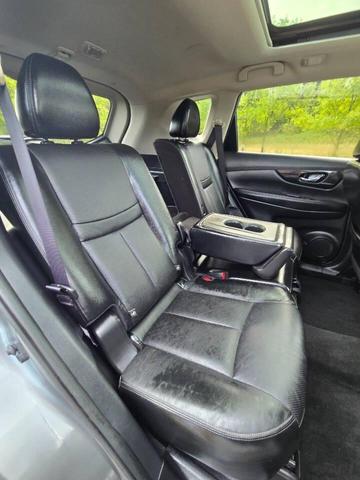 Photo of 2017 Gun Metallic Nissan Rogue
