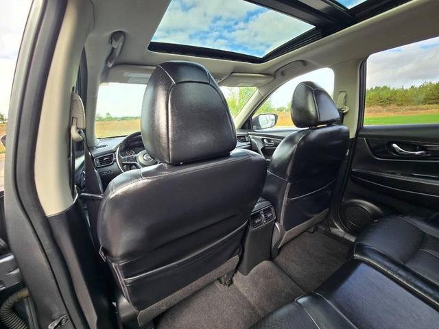 Photo of 2017 Gun Metallic Nissan Rogue