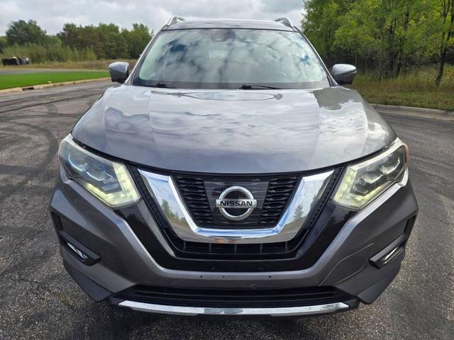 Photo of 2017 Gun Metallic Nissan Rogue