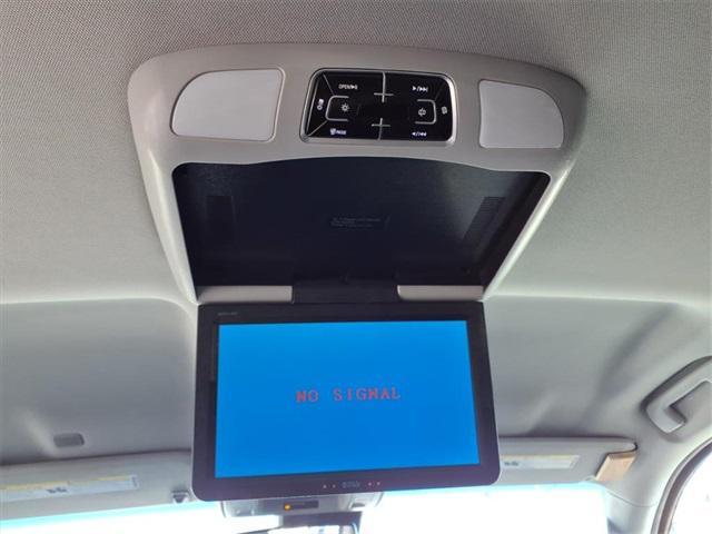 Photo of 2018 Summit White Chevrolet Tahoe