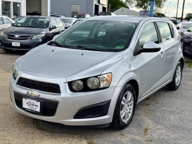 Photo of 2016 Silver Ice Metallic Chevrolet Sonic