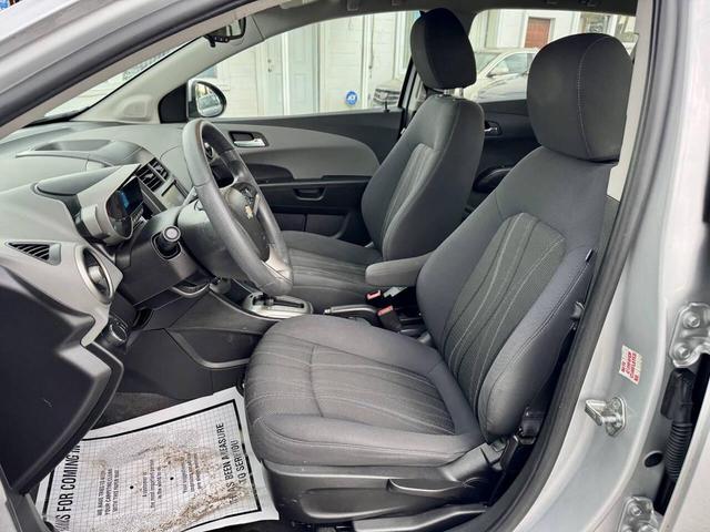 Photo of 2016 Silver Ice Metallic Chevrolet Sonic