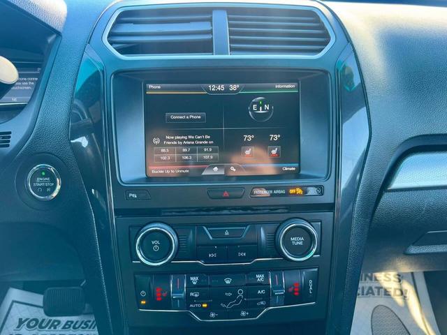 Photo of 2016 Green Ford Explorer