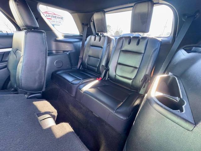 Photo of 2016 Green Ford Explorer