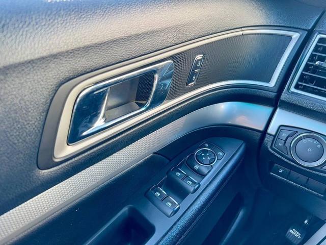 Photo of 2016 Green Ford Explorer