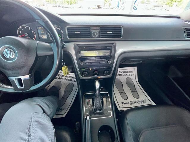 Photo of 2015 Gold Volkswagen Passat