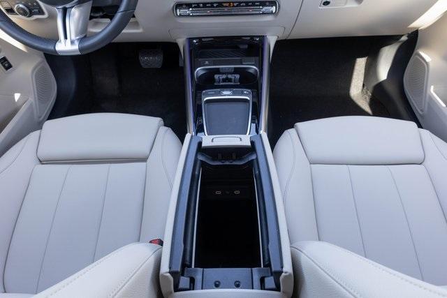 Photo of 2024 White Mercedes-Benz GLA 250
