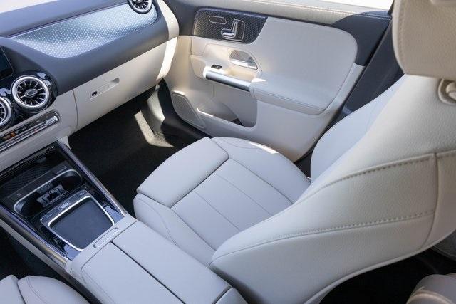 Photo of 2024 White Mercedes-Benz GLA 250
