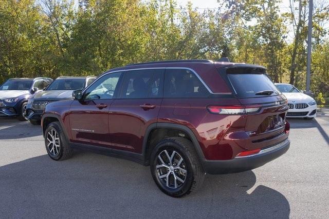 Photo of 2025 Velvet Red Pearlcoat Jeep Grand Cherokee