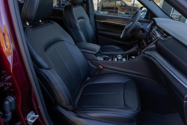 Photo of 2025 Velvet Red Pearlcoat Jeep Grand Cherokee