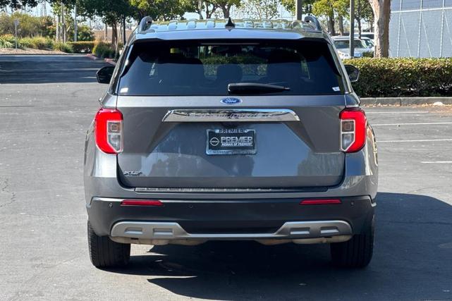 Photo of 2023 Carbonized Gray Metallic Ford Explorer