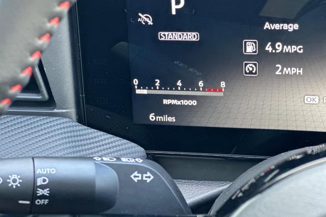 Photo of 2025 Super Black Nissan Kicks