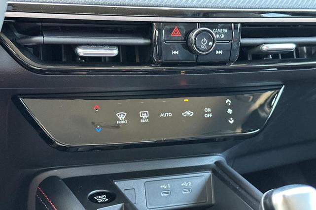 Photo of 2025 Super Black Nissan Kicks