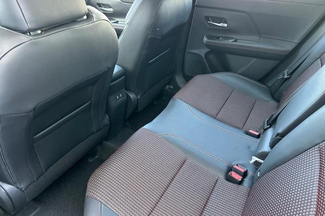 Photo of 2025 Super Black Nissan Kicks