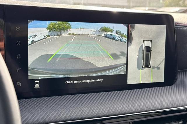 Photo of 2025 Super Black Nissan Kicks