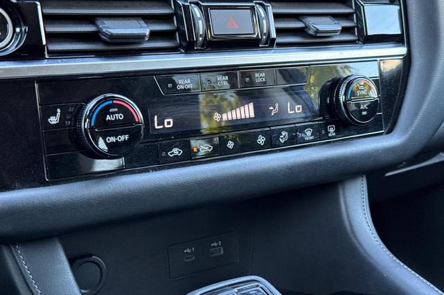 Photo of 2024 Deep Ocean Blue Nissan Pathfinder
