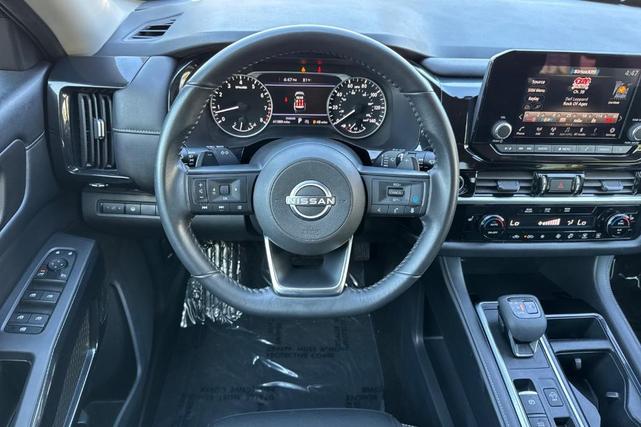 Photo of 2024 Deep Ocean Blue Nissan Pathfinder