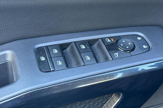 Photo of 2024 Deep Ocean Blue Nissan Pathfinder