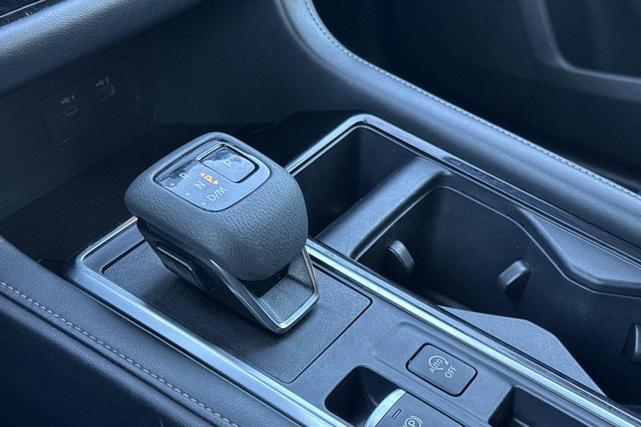 Photo of 2024 Deep Ocean Blue Nissan Pathfinder