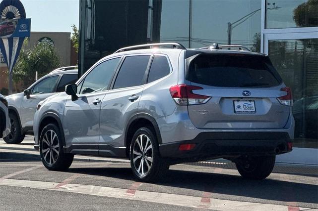 Photo of 2024 Ice Silver Metallic Subaru Forester