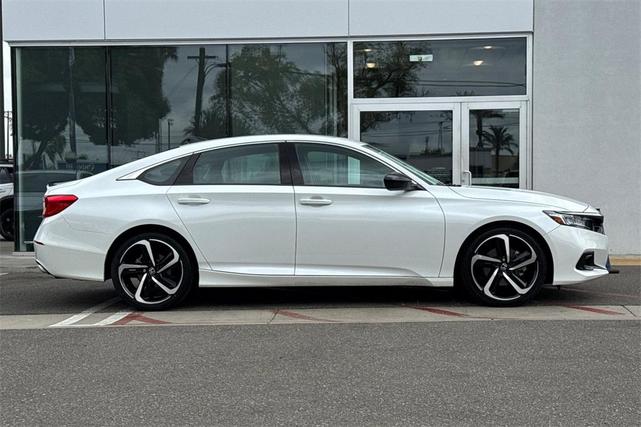 Photo of 2022 Platinum White Pearl Honda Accord