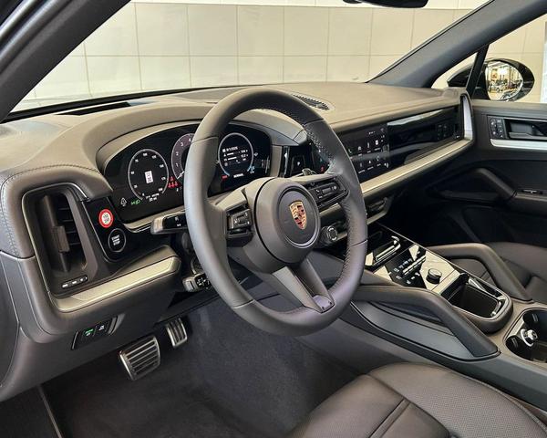 Photo of 2025 Chromite Black Metallic Porsche Cayenne