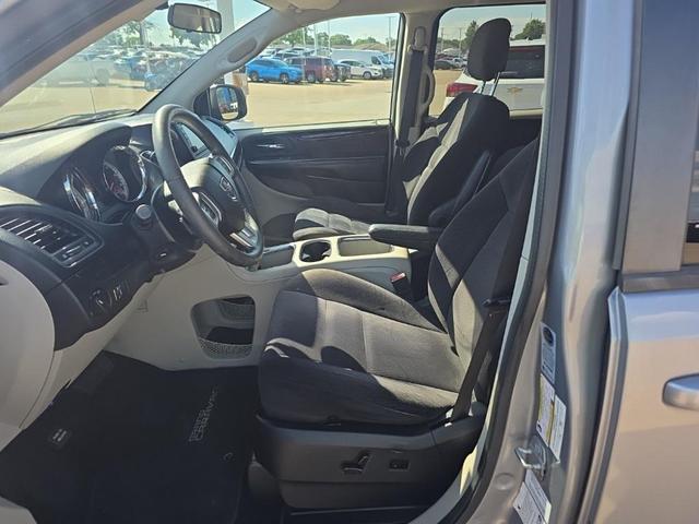 Photo of 2014 Billet Silver Metallic Clearcoat Dodge Grand Caravan