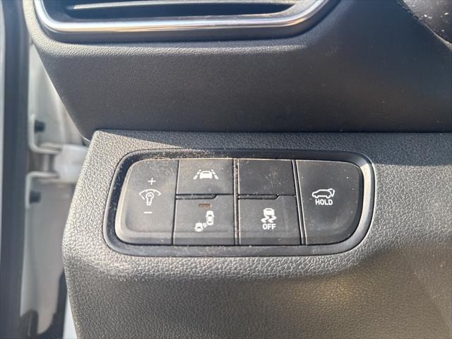 Photo of 2020 Quartz White Hyundai SANTA FE