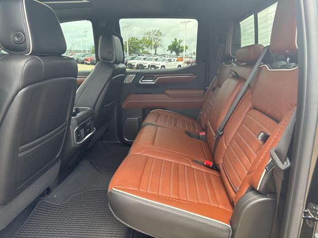 Photo of 2024 Onyx Black GMC Sierra 1500