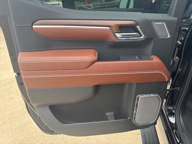 Photo of 2024 Onyx Black GMC Sierra 1500