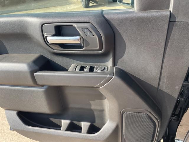 Photo of 2024 Black Chevrolet Silverado 2500
