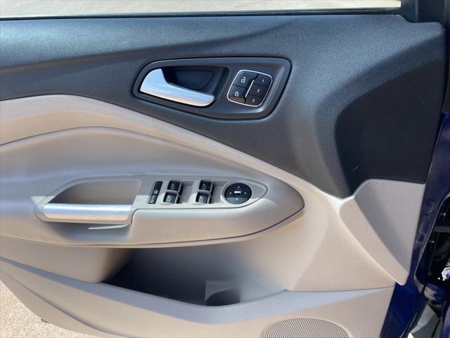 Photo of 2014 Deep Impact Blue Ford Escape