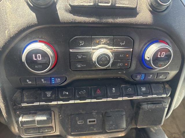 Photo of 2022 Iridescent Pearl Tricoat Chevrolet Silverado 3500