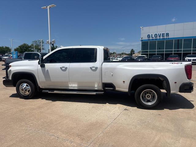 Photo of 2022 Iridescent Pearl Tricoat Chevrolet Silverado 3500