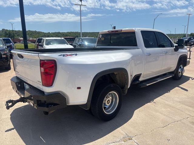 Photo of 2022 Iridescent Pearl Tricoat Chevrolet Silverado 3500