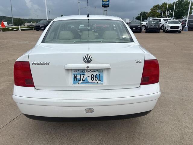 Photo of 1999 Candy White Volkswagen Passat
