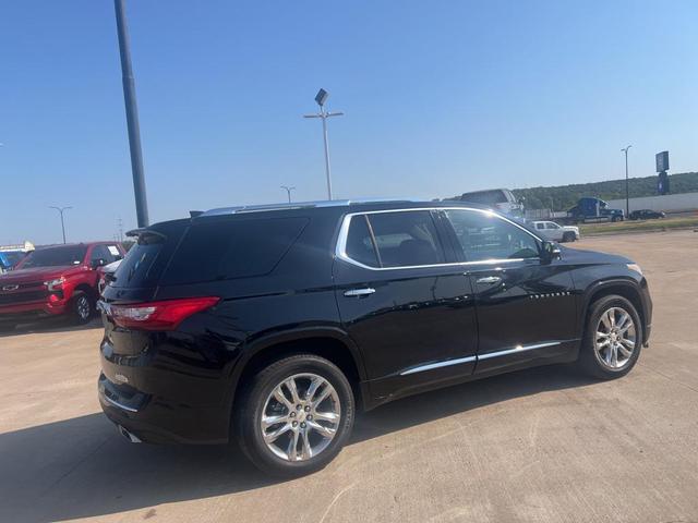 Photo of 2019 Mosaic Black Metallic Chevrolet Traverse